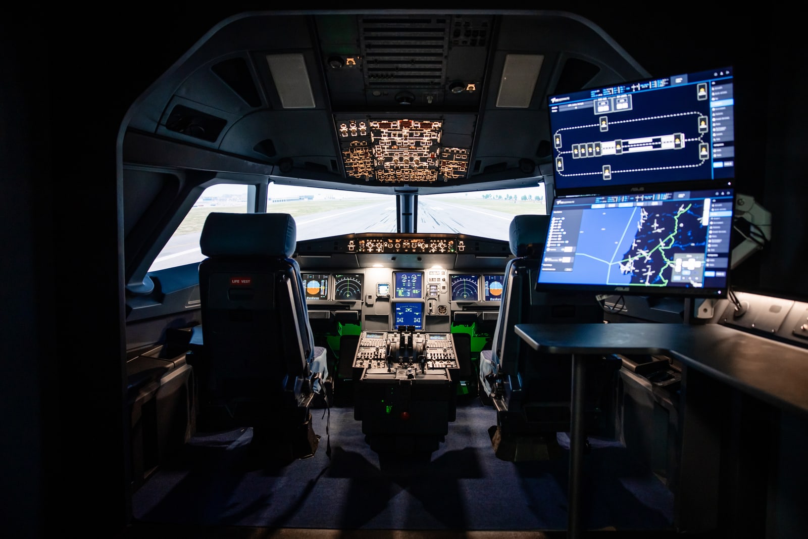 VOA.aero cockpit simulator hardware for airline and ATO training programmes